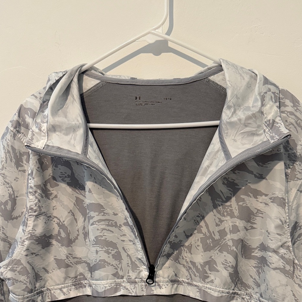 Under Armour Gray and White Lightweight Jacket Men size L - Picture 6 of 8